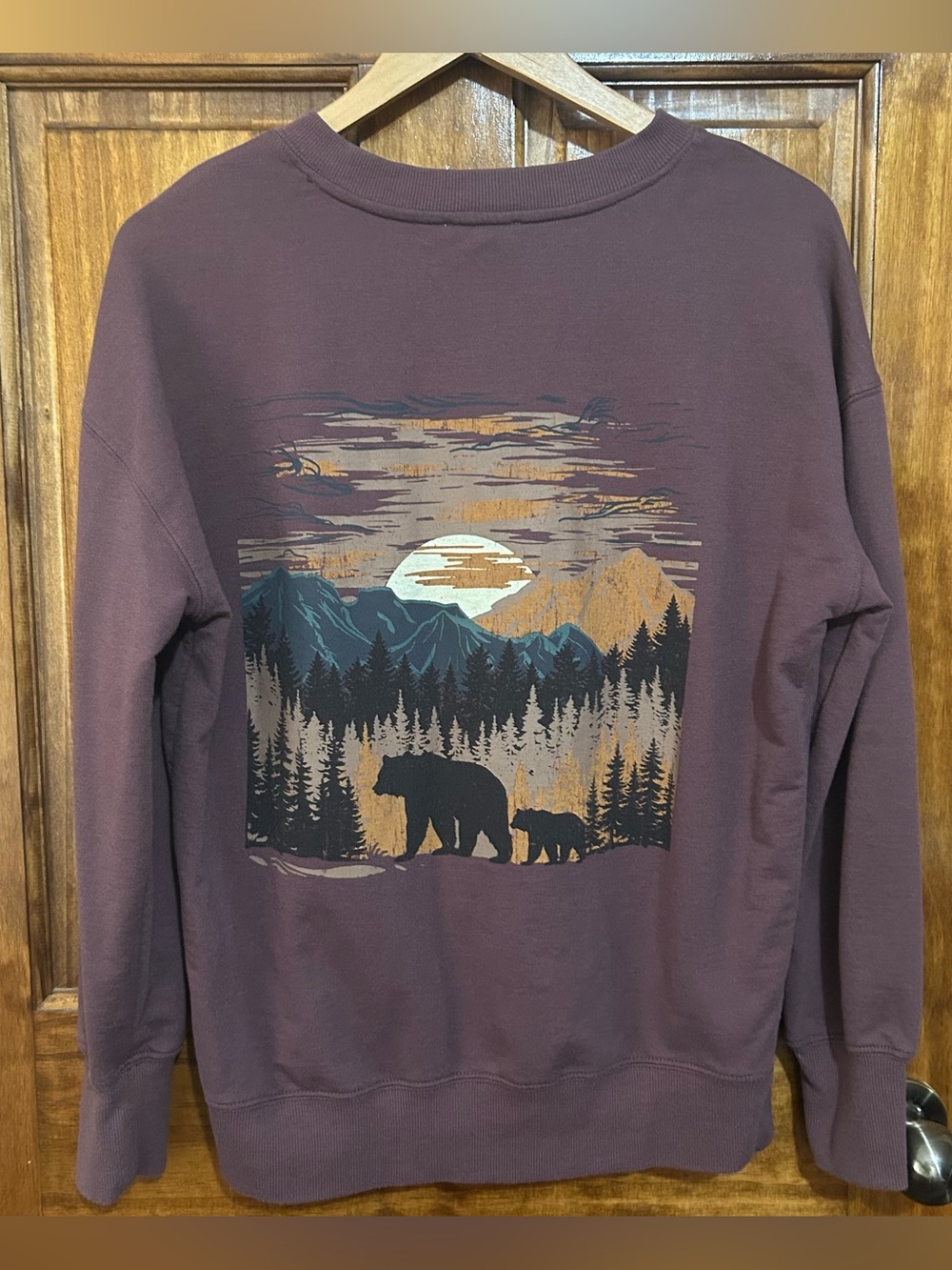 Maurices Crewneck Sweatshirt Outdoor Nature Bear Mountains Graphic Print Small